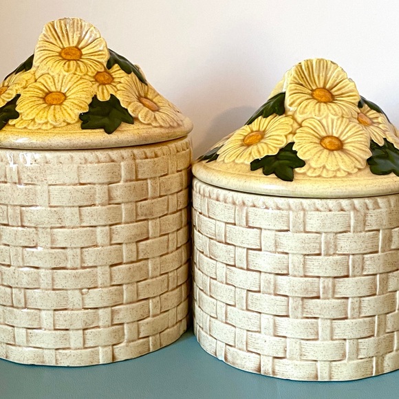 SOLD VTG Kitchen Canisters Ceramic Daisy Flower Basket 70s Jars Retro Kitchen De - Picture 3 of 10